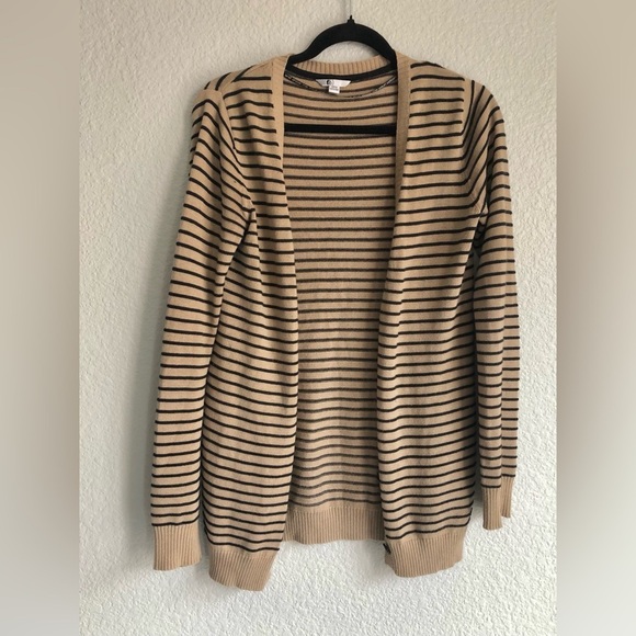Volcom for keeps striped tan and black small cardigan with 4 buttons - Picture 2 of 6